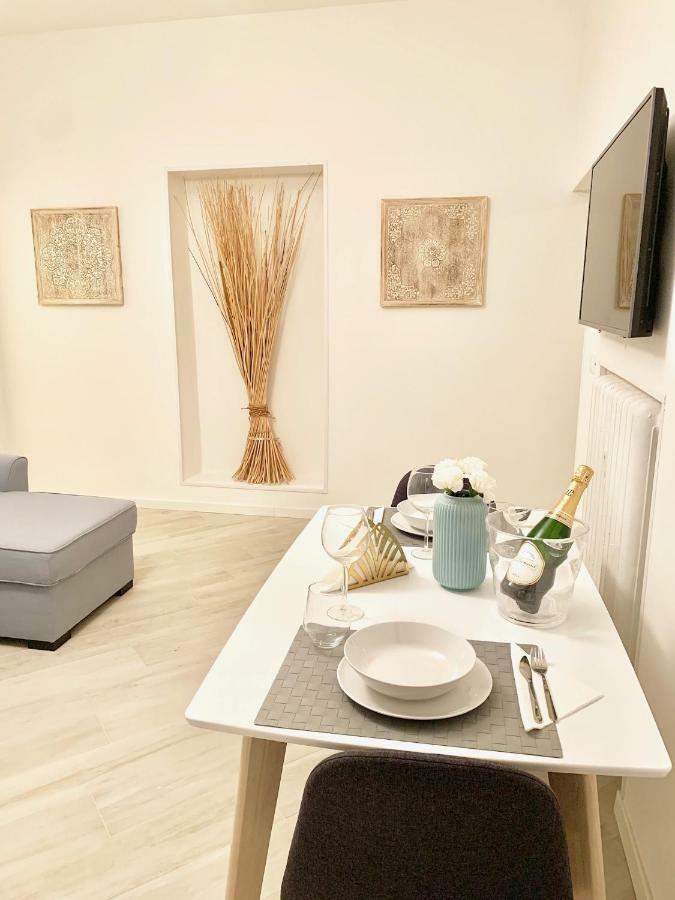 Indipendenza Luxury Apartments Bolonia Exterior foto